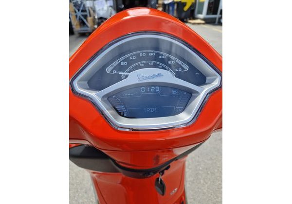 VESPA PRIMAVERA 125 - KOMISNÍ PRODEJ - MOTOBAZAR