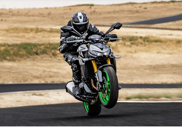 KAWASAKI Z1100 SE - ŠEDÁ 2026 - SUPERNAKED - MOTORKY