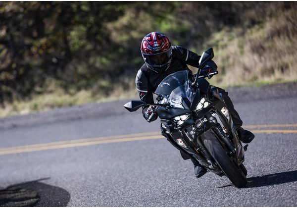 KAWASAKI NINJA 500 - ČERNÁ 2026