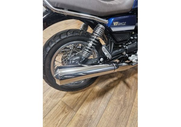 MOTO GUZZI V7 SPECIAL - MOTOBAZAR