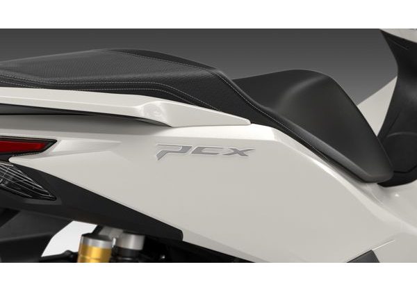 HONDA PCX125 - ŠEDÁ 2025 - PCX - SKÚTRY