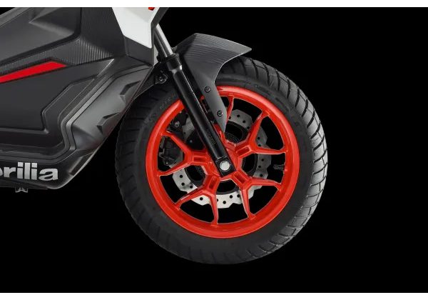 APRILIA SR GT 125 SPORT ABS E5+ 2025 - SPACE WHITE - APRILIA - SKÚTRY