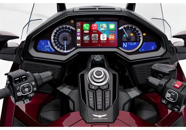 HONDA GL1800 GOLDWING TOUR - ČERVENÁ 2025 - GL1800 GOLD WING TOUR - MOTORKY