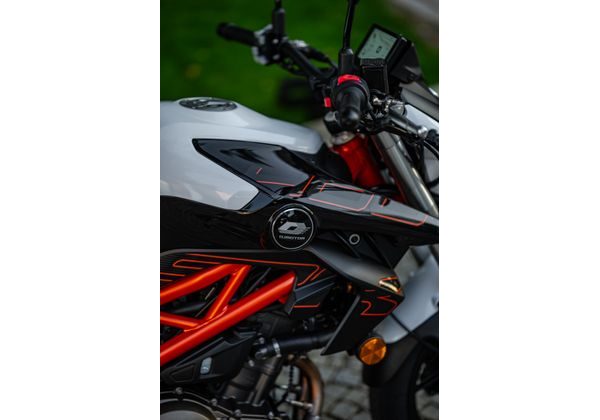 QJMOTOR SRK 400 ČERNÁ - SRK 400 - MOTORKY