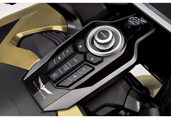 HONDA GL1800 GOLDWING TOUR - ZLATÁ 2025 - GL1800 GOLD WING TOUR - MOTORKY