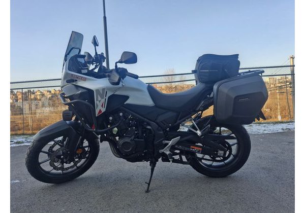 HONDA NX 500 PEARL HORIZON WHITE - NOVINÁŘSKÝ MOTOCYKL - DEMO AKČNÍ MOTOCYKLY - MOTORKY