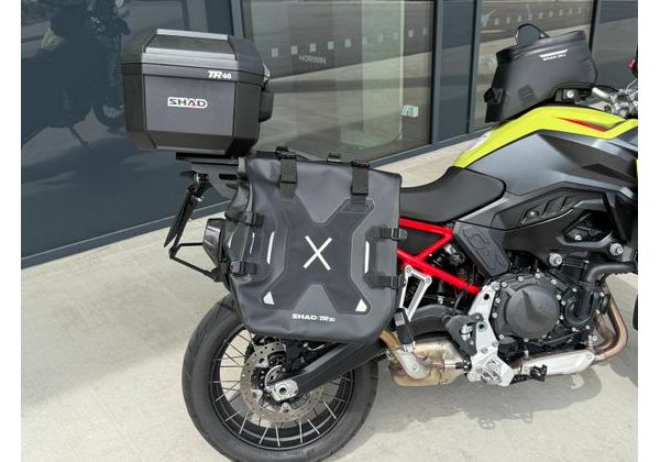 BMW F 900 GS – K2 EDICE S VÝBAVOU SHAD ZA 28 924 KČ ZDARMA (DEMO 2025) - DEMO AKČNÍ MOTOCYKLY - MOTORKY