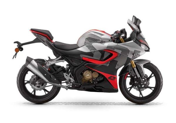 QJMOTOR SRK 125R - ŠEDÁ - SRK 125 R - MOTORKY