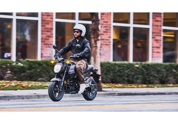 HONDA MSX125 GROM - ČERNÁ 2026 - STREET & TOURING - MOTORKY
