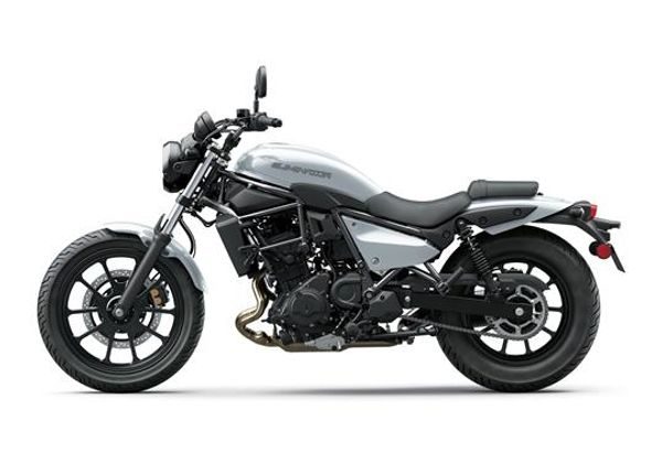 KAWASAKI ELIMINATOR 500 BÍLÁ 2025 - CLASSICS & CRUISERS - MOTORKY