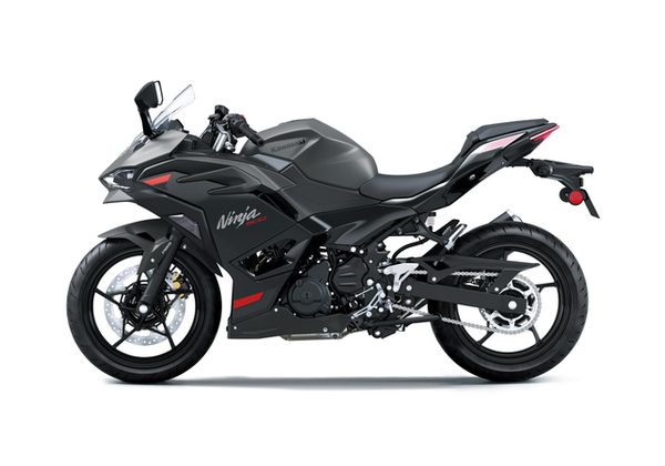 KAWASAKI NINJA 500 SE - ČERNÁ/ŠEDÁ 2027 - SUPERSPORT & SPORT - MOTORKY