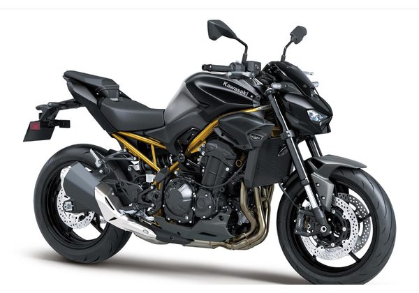 KAWASAKI Z900 70/35KW - ŠEDÁ 2026 - SUPERNAKED - MOTORKY