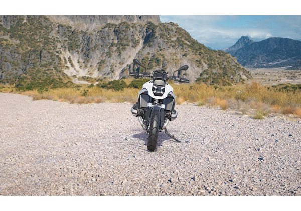 BMW R 1300 GS - LIGHT WHITE - BMW MOTORRAD - SKLADEM V RAKOUSKU - MOTORKY