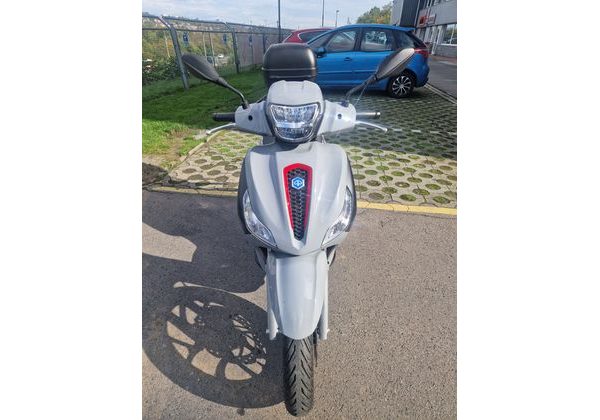 PIAGGIO MEDLEY 125 S - BAZAR - SKÚTRY - MOTOBAZAR