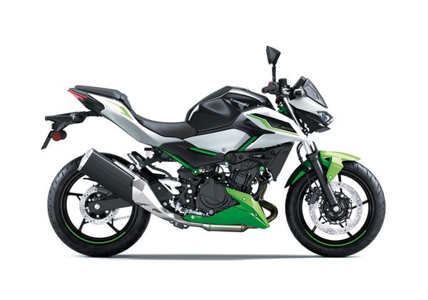 KAWASAKI Z500 SE - BÍLÁ/ZELENÁ 2027 - SUPERNAKED - MOTORKY