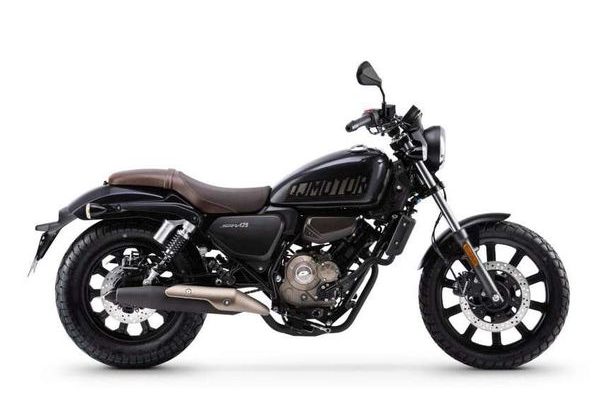 QJMOTOR SRV 125 - ČERNÁ 2025 - SRV 125 - MOTORKY