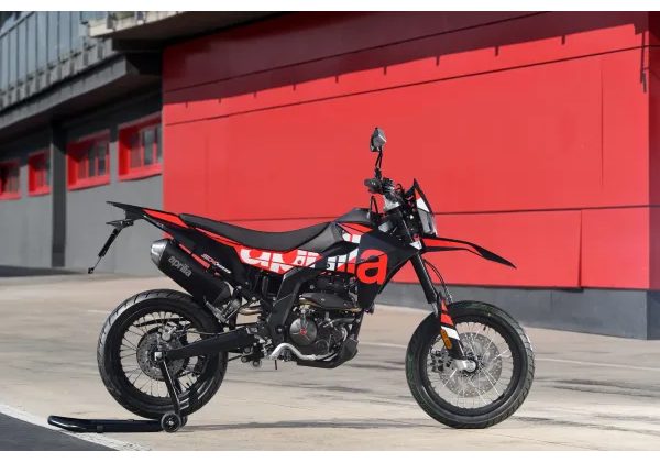 APRILIA SX 125 E5+ - VARANUS BLACK 2025 - OFF ROAD - MOTORKY