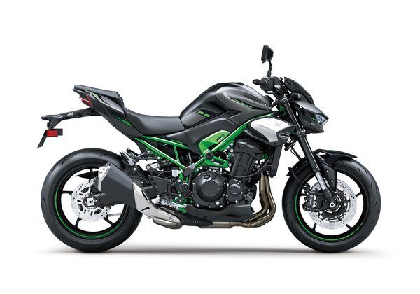 KAWASAKI Z900 ZELENÁ 70/35KW 2025 - SUPERNAKED - MOTORKY