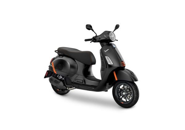 VESPA  GTS 125 SS RST E5 - ČERNÁ 2024