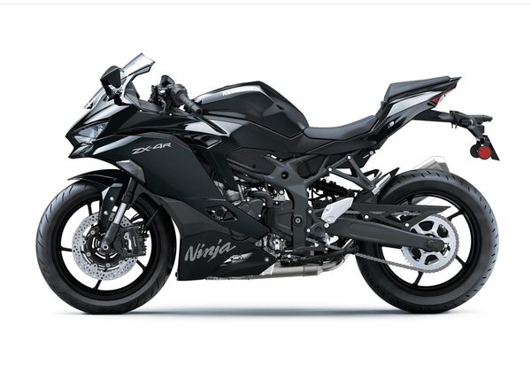 KAWASAKI NINJA ZX-4R ČERNÁ 2026