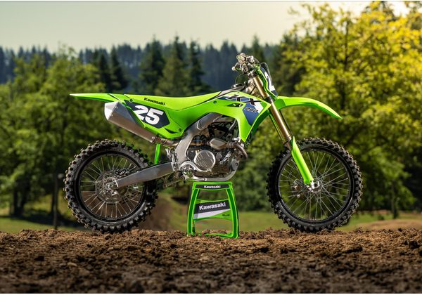 KAWASAKI KX250 - ZELENÁ 2026 - MOTOCROSS & ENDURO - MOTORKY