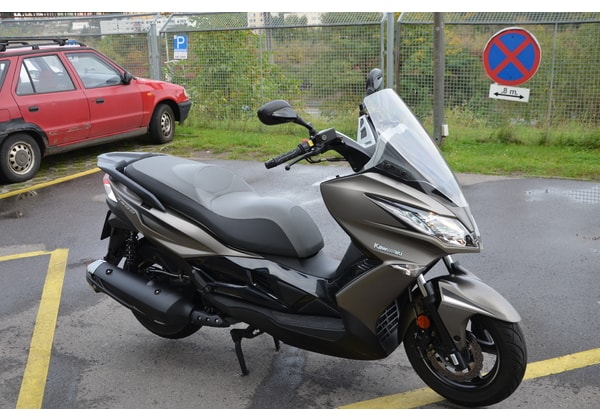 KAWASAKI J300 2019 PŘEDVÁDĚCÍ