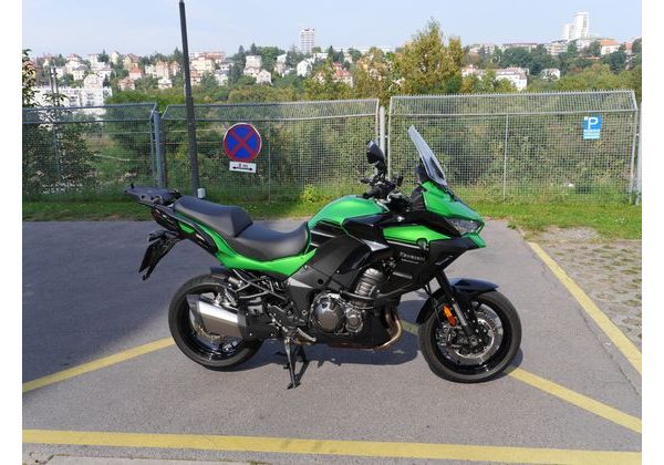 KAWASAKI VERSYS 1000 2020 PŘEDVÁDĚCÍ