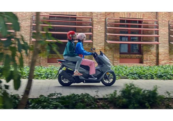 HONDA PCX DX 125 - MATTE GALAXY BLACK METALLIC - 2026 - PCX - SKÚTRY