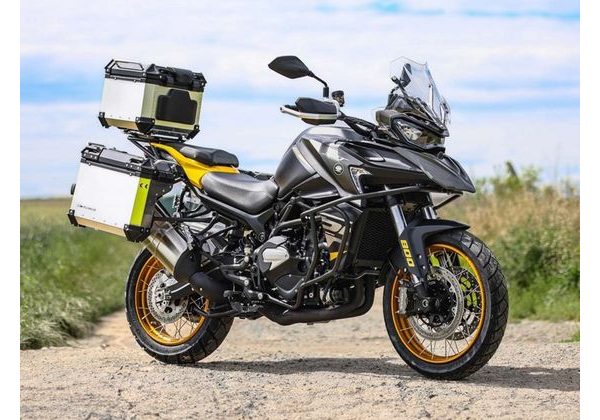 QJMOTOR SRT 900 SX - ČERNÁ - SRT 900SX - MOTORKY