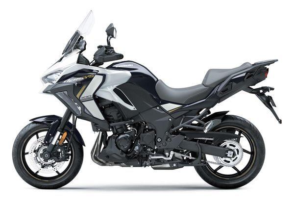 KAWASAKI VERSYS 1100 S BÍLÁ 2025 - ADVENTURE TOURER - MOTORKY