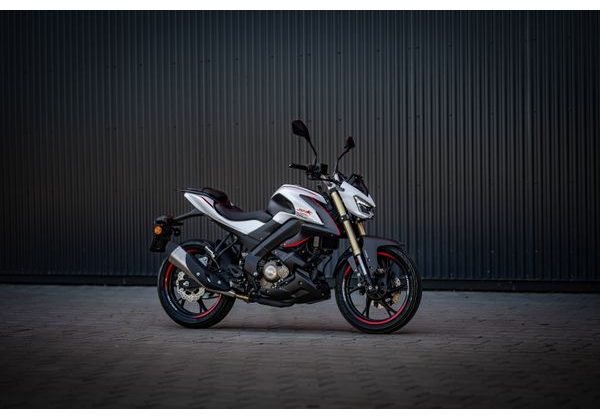 QJMOTOR SRK 125S - BÍLÁ - SRK 125 S - MOTORKY