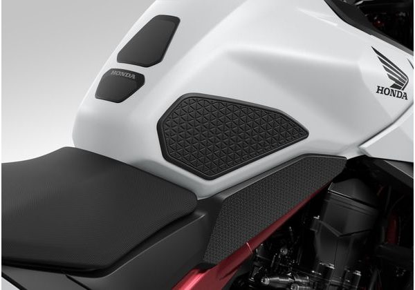 HONDA CB750 HORNET - BÍLÁ 2025 - CB750 HORNET - MOTORKY