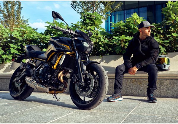 KAWASAKI Z650 S - ŠEDÁ 2026 - SUPERNAKED - MOTORKY