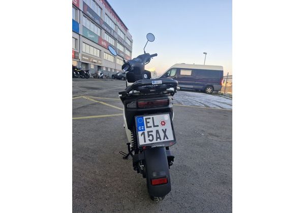 HONDA EM1 E WHITE - NOVINÁŘSKÝ MOTOCYKL - DEMO AKČNÍ MOTOCYKLY - MOTORKY