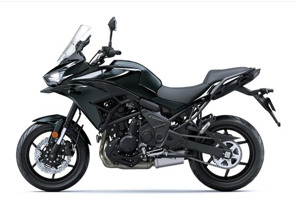 KAWASAKI VERSYS 650 - ČERNÁ 2026 - ADVENTURE TOURER - MOTORKY