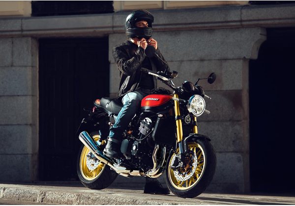 KAWASAKI Z900RS SE (70 KW) - ČERNÁ 2026 - MOTOCYKLY KAWASAKI - MOTORKY