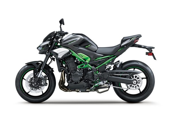 KAWASAKI Z900 ZELENÁ 70/35KW 2025 - SUPERNAKED - MOTORKY