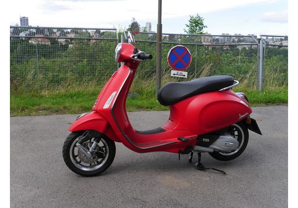 VESPA PRIMAVERA 125 S