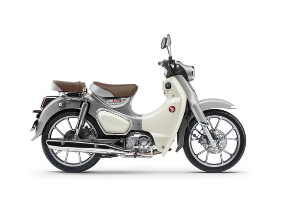 HONDA C125 SUPER CUB - STŘÍBRNÁ 2026 - SUPER CUB C125 - MOTORKY