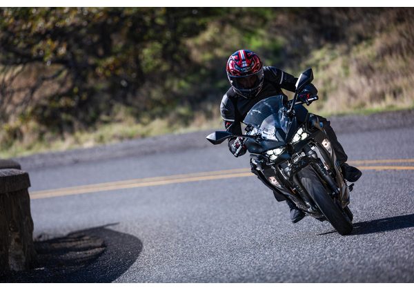 KAWASAKI NINJA 500 - ČERNÁ 2027 - SUPERSPORT & SPORT - MOTORKY