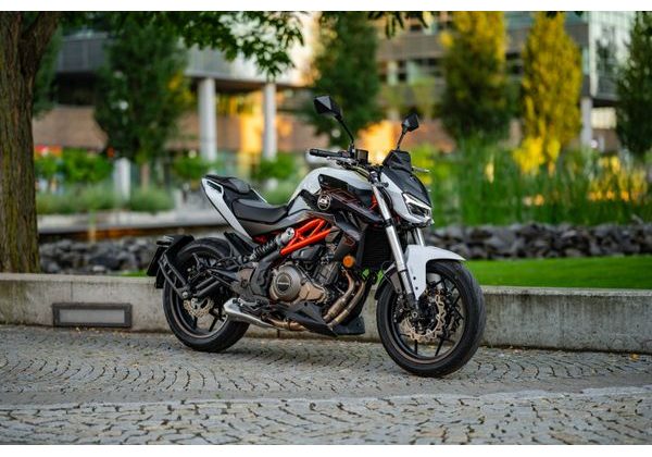 QJMOTOR SRK 400 ČERNÁ - SRK 400 - MOTORKY