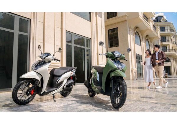 HONDA SH MODE 125 - BÍLÁ 2027 - SH125 - SKÚTRY
