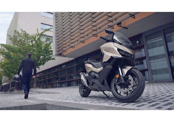 HONDA FORZA 750 - ČERNÁ 2026 - FORZA 750 - SKÚTRY