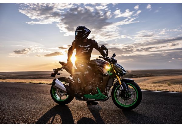 KAWASAKI Z1100 SE - ŠEDÁ 2027 - SUPERNAKED - MOTORKY