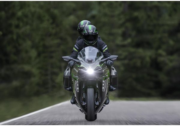 KAWASAKI NINJA H2 SX SE - ŠEDÁ 2026 - SPORT TOURER - MOTORKY