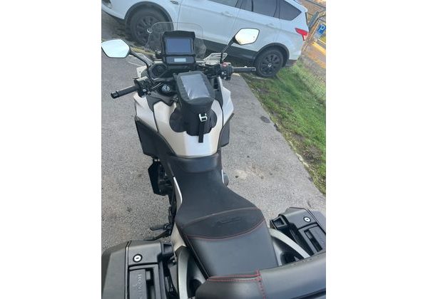 HONDA NT1100DE ŠEDÁ - NOVINÁŘSKÝ MOTOCYKL - HONDA - MOTOBAZAR