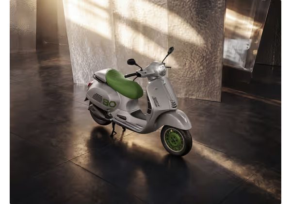 VESPA EDIZIONE OTTANTESIMO 80TH - 2026 - SPECIÁLNÍ EDICE - SKÚTRY