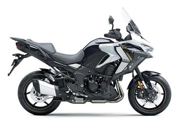 KAWASAKI VERSYS 1100 SE BÍLÁ 2025 - ADVENTURE TOURER - MOTORKY