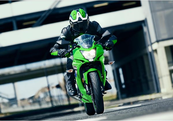 KAWASAKI NINJA 125 - ZELENÁ 2026 - SUPERSPORT & SPORT - MOTORKY