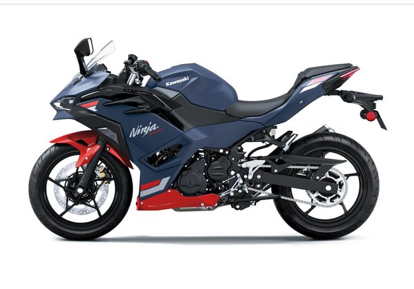 KAWASAKI NINJA 500 SE - ČERVENÁ 2026 - SUPERSPORT & SPORT - MOTORKY